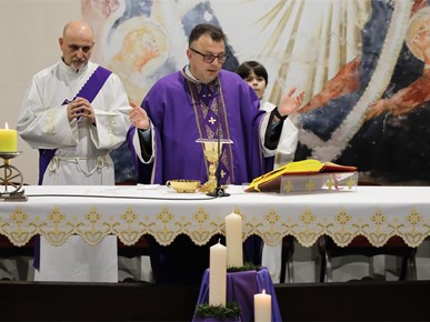 /Slike/A/2025/12-2025/Održana adventska duhovna obnova za vjeroučiteljeice i odgojiteljice u vjeri  (22).jpg