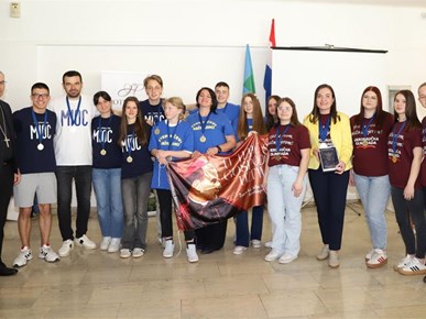 /Slike/A/2026/04-2026/OŠ Jure Kaštelana i XV. gimnazija iz Zagreba pobjednici Vjeronaučne olimpijade (1).jpg