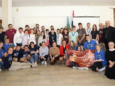 /Slike/A/2026/04-2026/OŠ Jure Kaštelana i XV. gimnazija iz Zagreba pobjednici Vjeronaučne olimpijade (6).jpg